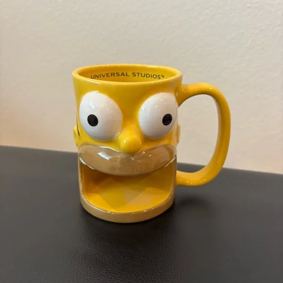 Homer Simpson Mug Universal Studios Yellow - Picture 1 of 6